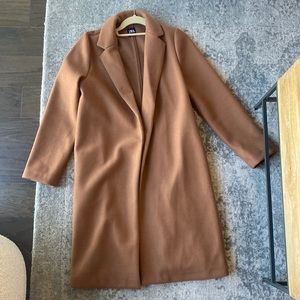 Zara Camel colored coat, Size Large